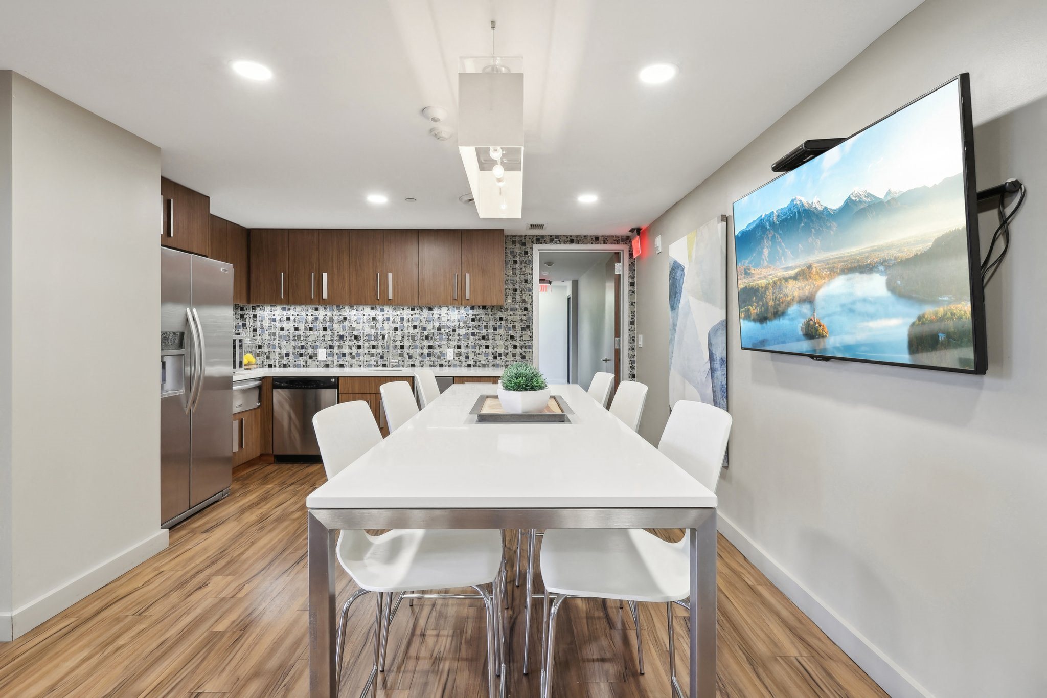 City View kitchen area common
